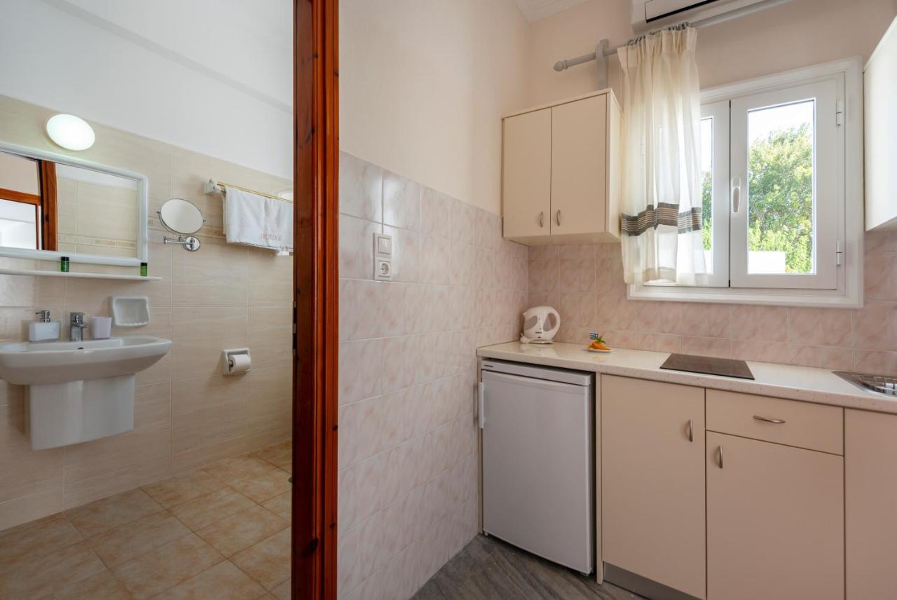 Irene Studios - Beachfront Páros Eksteriør billede